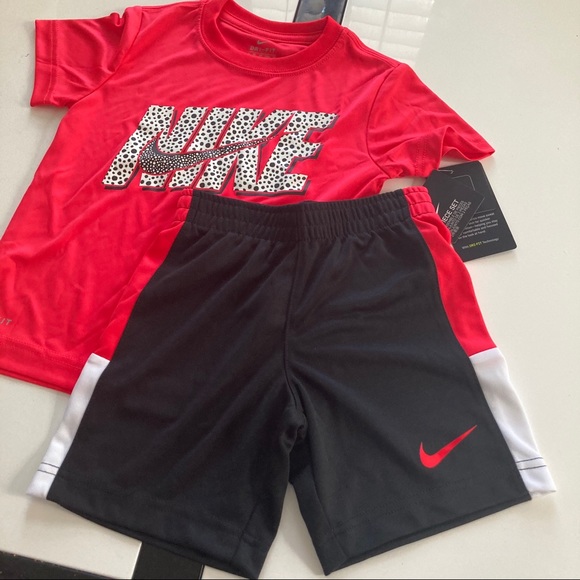 Nike red cute shorts set top outfit active performance 5028 - Picture 4 of 6